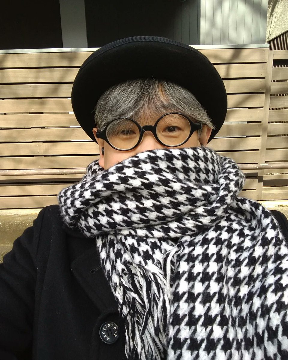 inachans's tweet photo. 久し振りに今日のおじさんでした。 #おじさん #ハット #丸眼鏡 #マフラー #pコート #ca4la #knox #mackintoshlondon #katharinehamnettlondon #drmartens https://t.co/2P3UiE3LFQ