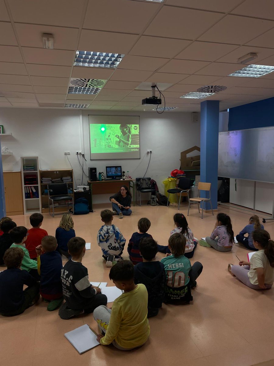 GlobalHealth_rg's tweet image. Celebramos el Día Internacional de la Mujer y la Niña en la Ciencia con charlas en colegios
@idisbaib

María Arias y Aina Huguet han ido al CEIP Urbanitzacions de Llucmajor 👏📷

Necesitamos a más mujeres en la Ciencia! 👩‍🔬💪

#11F #WomenInScience #NoScienceNoFuture
