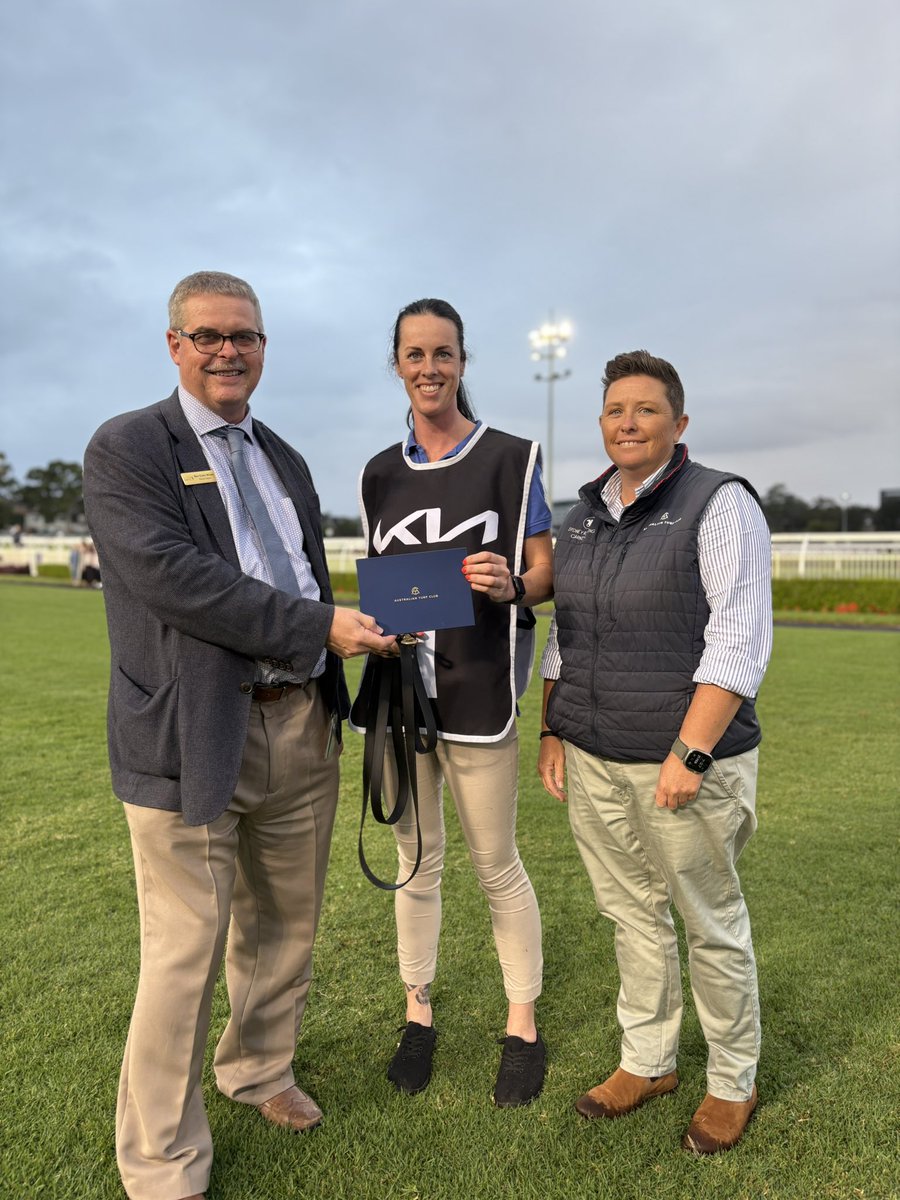 Sweysive claims ‘Best Turned Out’ 
and wins in the <a href="/kiaaustralia/">Kia Australia</a> Evening Star at Canterbury Park with Jenny Wright receiving the award for <a href="/BBakerRacing/">Bjorn Baker Racing</a>.
