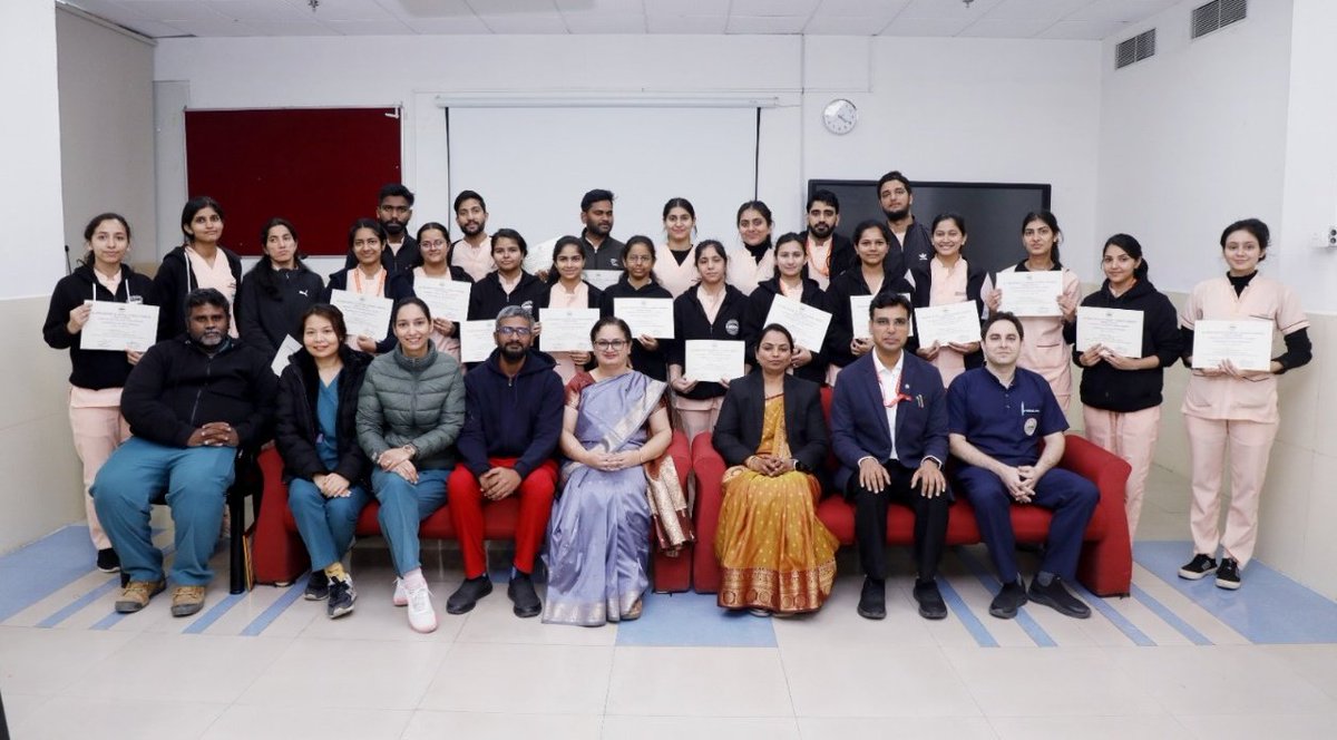 SmritiArora77's tweet photo. Enhancing clinical skills through #SimulationBasedLearning! 🏥 MSc Nursing students at #AIIMSRishikesh engage in #moulage, #CRM, #CaseScenarios & #Debriefing for better patient care. 👩⚕️📚 @aiimsrishi @meenusingh4 #NursingEducation https://t.co/OUDkGuXkrx