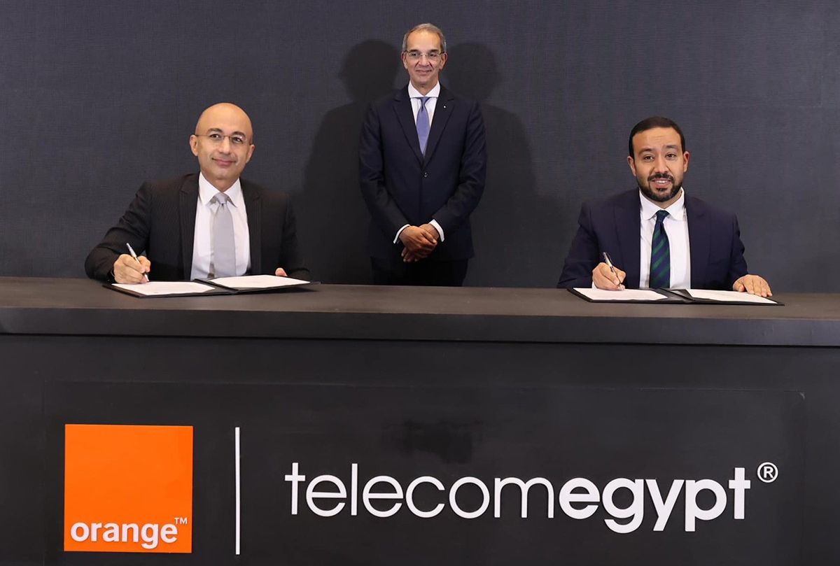 Techpressionews's tweet photo. Big move in Egypt’s telecom sector!
@telecomegypt & @OrangeEgypt sign an EGP 15 billion deal to boost 5G & internet services. This partnership strengthens Egypt’s digital infrastructure & drives innovation in connectivity.
More details: https://t.co/MU7hlSV1wc
#TelecomEgypt #OrangeEgypt #5G #DigitalTransformation #TechNews