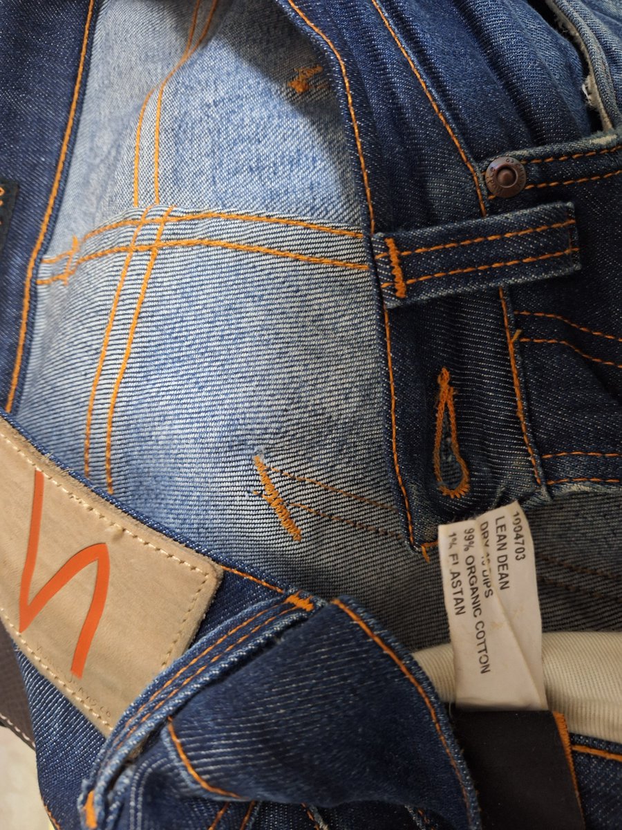 tQ12jMMY8kYdyh8's tweet photo. 【数日前のお召し物】

ボロボロデニデニで！

LEVI'S 501BIGE 復刻
Nudie Jeans.(LEANDEAN)

Nudie Jeansは正直かなりパツパツです。(汗)
でも穿きやすいです！

#Levis
#LEVIS
#デニム&amp;デニム
#デニデニ
#Nudie Jeans
#LEANDEAN
#RIPPED JEANS 
#ダメージジーンズ https://t.co/qN0J0EFH44