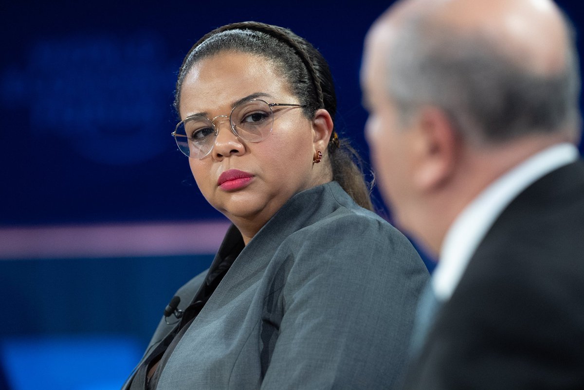 Manifestement, comme elle en a été instruite depuis New York, la rue congolaise continue à "se prendre en charge" à Kinshasa, "sans ordre ni tempérament".

Et je dirais même plus: "sans réaction de la communauté internationale"...