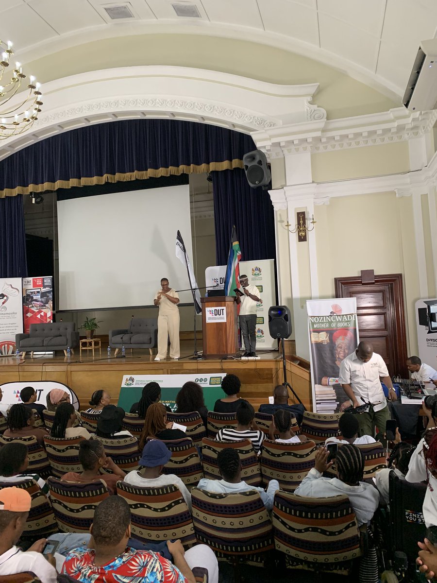 MkhizeZasembo48's tweet photo. Celebrating the Mother Language Day with words that resonate from the heart,with poetry performances by Mr Musa Zondo and Ms Ntokozo Ngcobo. #DUTLanguageDay https://t.co/a2wZPsbbSd