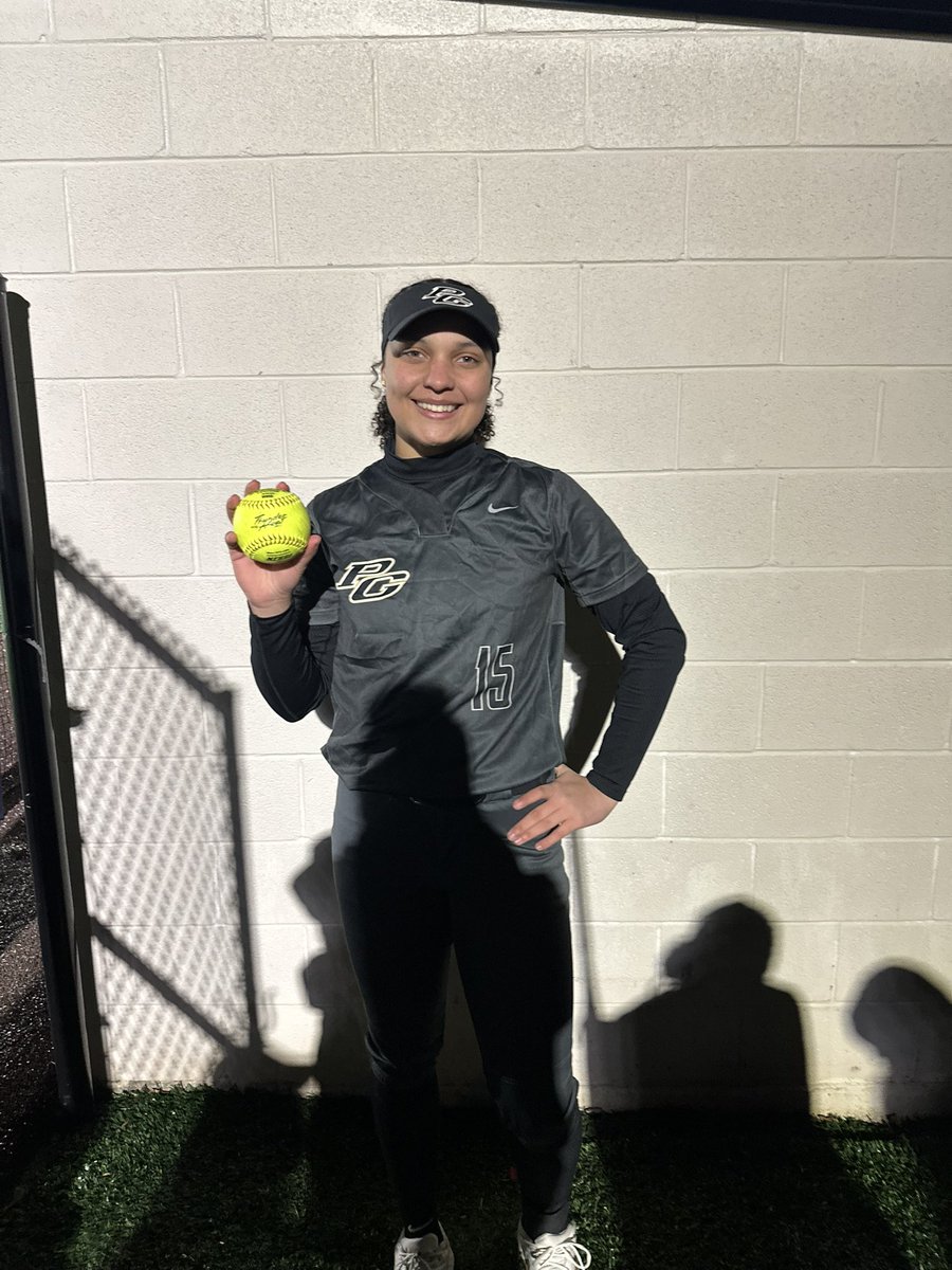 JaylaRowden's tweet photo. 2/4 at the plate with 1HR, 1RBI, 1SB, &amp; 0SO. First 💣 of the season was a no doubter over left field. Ready for this season. #Grit @grove_softball @JoelWorthington @Kara_Dill @RodneyDeLong @AxeEmJackson @FullCountjj @CoachJenFuller @ShaleeRodriguez @Coach_Ves @CoachJenParsons https://t.co/UnNfj8eW2B