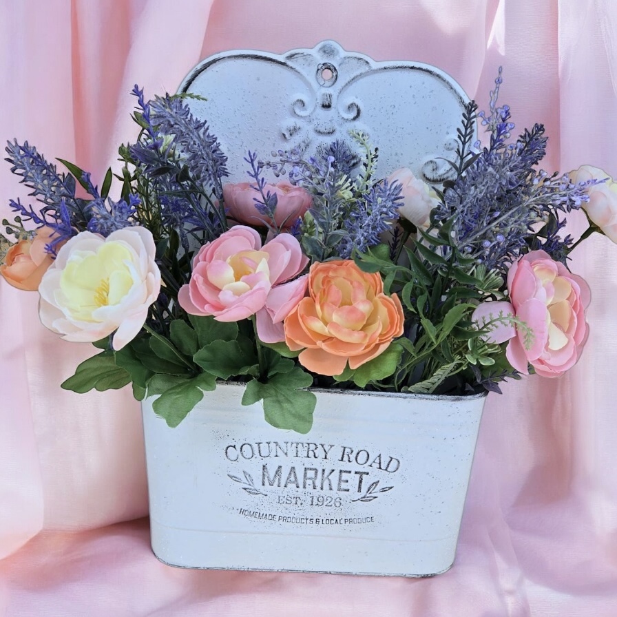 Looking for the perfect gift? 🎁 This handcrafted hanging basket, filled with pastel roses and lavender,   Give the gift of everlasting blooms!

Shop now:
etsy.com/shop/GoldenSun…

#giftideas #hangingbasket #fauxflowers #vintagecharm #etsyshop #GoldenSunDesignsUS