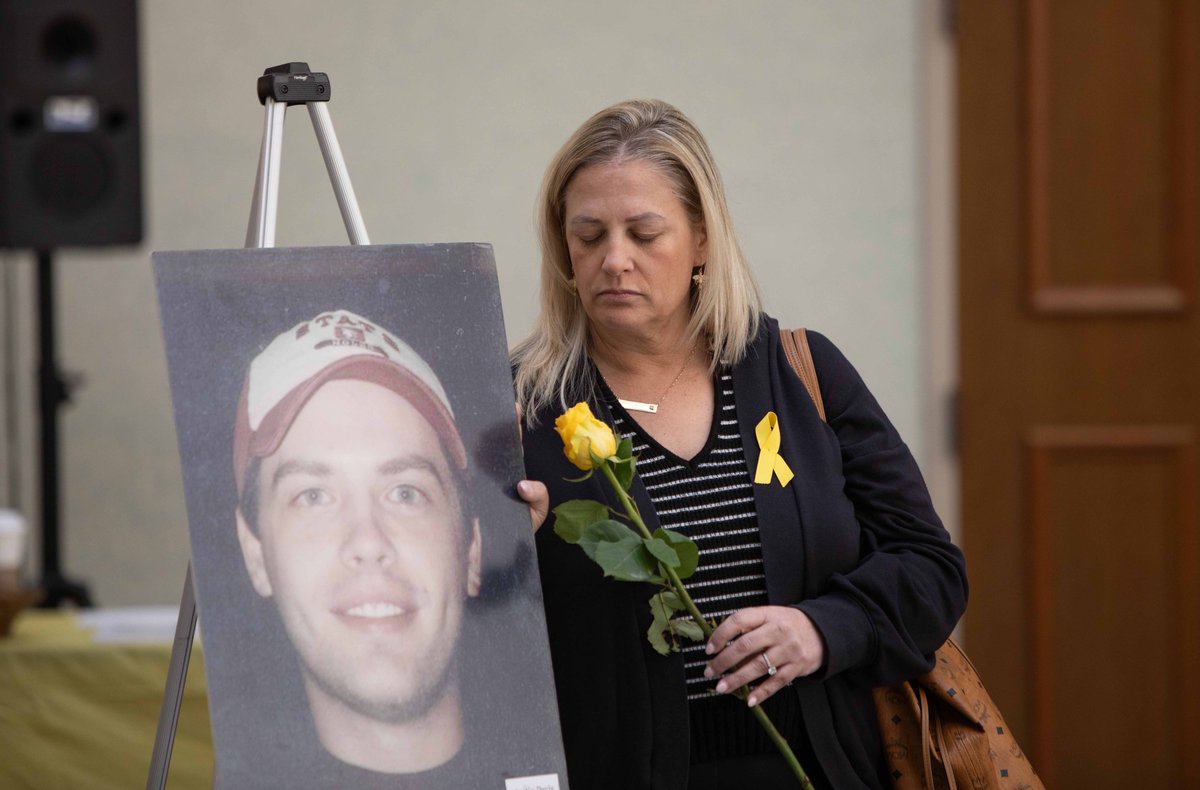 CityofJax's tweet image. Always moving and emotional, we were proud to host the Florida Missing Adults Day ceremony at City Hall today. It’s not only a day to ask the public for information in these cases, but to remind those families and loved ones your City stands with you and that there is still hope.