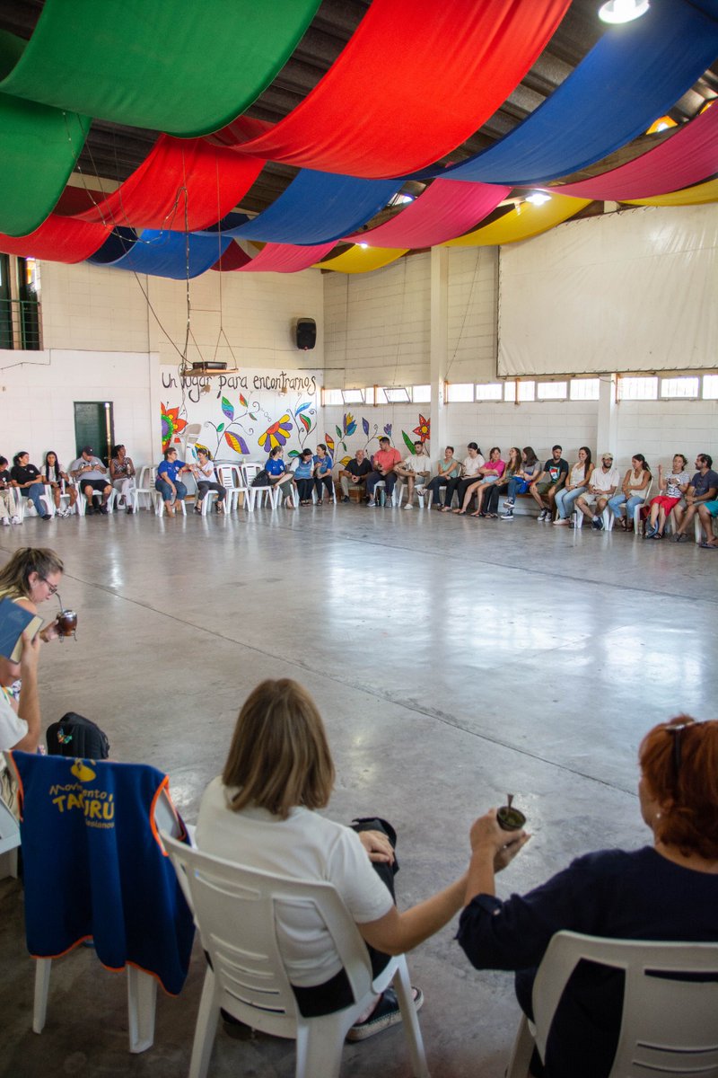 Que bueno comenzar el año juntos! Que bueno contar contigo! "Confiamos en cada paso"

1er Encuentro Anual de Educadores/as de Tacurú