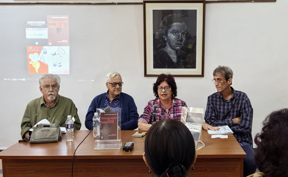 Presentación de libros de <a href="/Editorial_ICAIC/">Ediciones ICAIC</a> y la revista Cine Cubano en el Centro Cultural Dulce María Loynaz.
Asiste Alpidio Alonso, ministro de cultura, autores incluidos en la selección, Premios Nacionales e invitados.
📚🎞️
#LeerElCine #FILH2025 #ICAIC