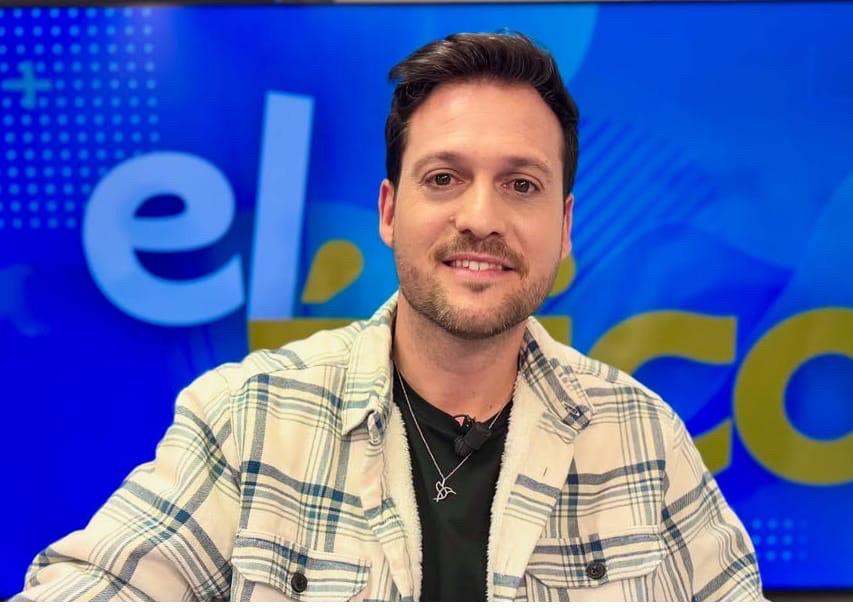Ya podéis ver el programa completo de El Ático con  @davidenguita  y actuación incluida.🍻 #FelizFinde 
youtu.be/smoPvxwbaMw?fe…