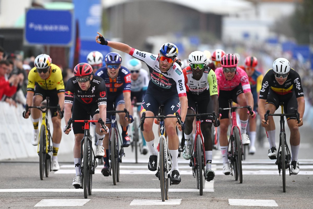 🇵🇹 #VoltaAoAlgarve

There we go! 🏆 #redbullborahansgrohe rider <a href="/jordimeeus/">jordi meeus</a> wins stage 3 and celebrates his first win in 2025 👏

📷 <a href="/GettySport/">Getty Images Sport</a>