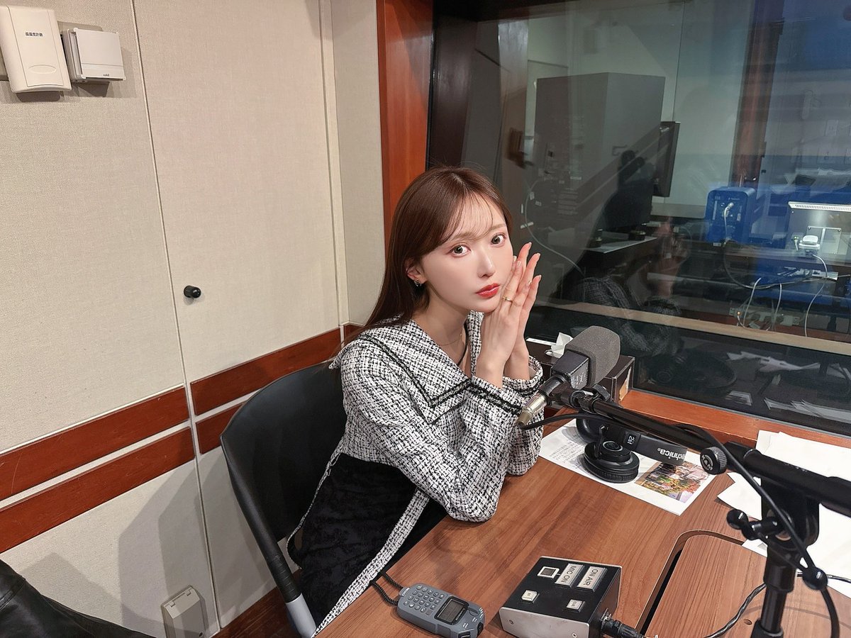 RADIO_DRAGON's tweet photo. 2/21 #radiodragon O.A

laundry　/　yy
ラジオ　/　眞名子新
Welcome To TOKYO SEKAI　/　TOKYO世界
ひとなみ　/　マテナイ
Smile　/　sysmo
ラストライブ　/　ブランデー戦記…etc

↓タイムフリーはこちら📻
https://t.co/FvBtZxIZVC

↓プレイリストはこちら🎵
https://t.co/iE3Dtte6j7 https://t.co/0SKgabjqN9