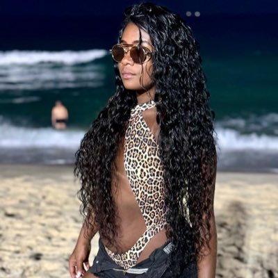 Tainaaff's tweet photo. #NovaFotoDePerfil https://t.co/P0HyLQtWd1