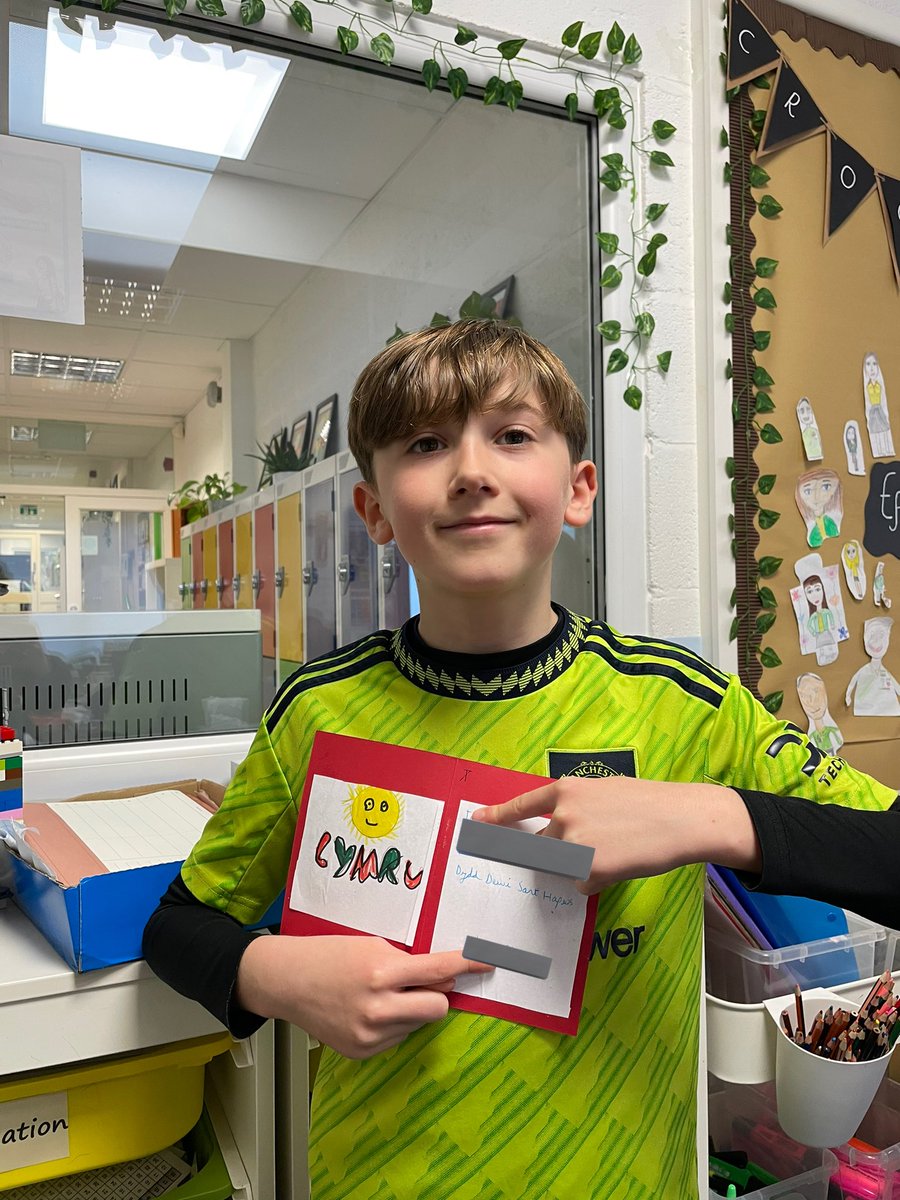 sthcpsbarry's tweet photo. #efailisaf it wouldnโt be the end of term without some artistic time! Today we made St David Day cards! Miss Copner was lucky to receive a few of these beautiful cards!๐ผ๐ด๓ ง๓ ข๓ ท๓ ฌ๓ ณ๓ ฟ https://t.co/zLnlJ2JcG5