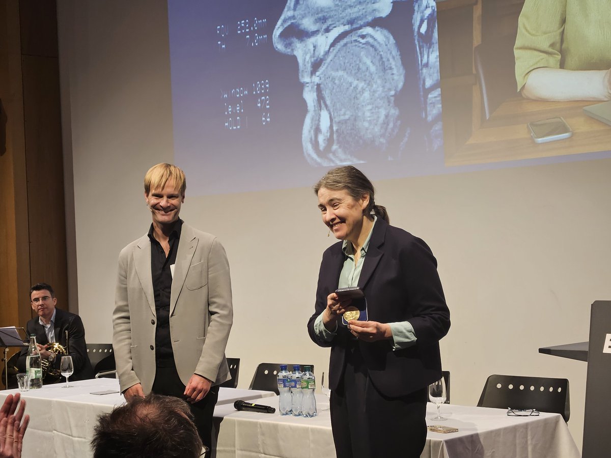 D-CHAB (@eth_dchab) on Twitter photo Congratulations to Prof. Dame Clare Grey <a href="/GreyGroupCam/">Grey Group</a> <a href="/Cambridge_Uni/">Cambridge University</a> who was honored today at the 2025 Richard R. Ernst Lecture <a href="/ETH_en/">ETH Zurich</a> for her contributions in the field of battery research. Congratulations to Prof. Dame Clare Grey <a href="/GreyGroupCam/">Grey Group</a> <a href="/Cambridge_Uni/">Cambridge University</a> who was honored today at the 2025 Richard R. Ernst Lecture <a href="/ETH_en/">ETH Zurich</a> for her contributions in the field of battery research.