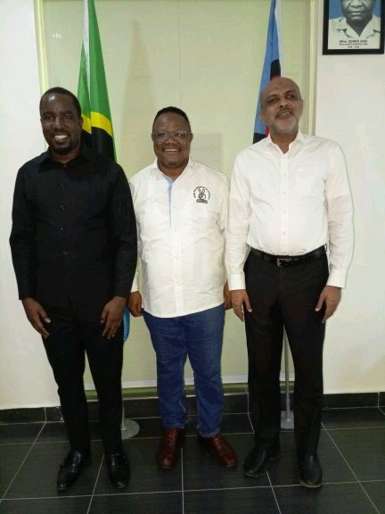 🔥👊🏽
Hapa sasa pameanza kueleweka
Najua kuna watu leo watalala na viatu maana siku tukiungana wanamabadiliko Tanganyika na Zanzibar - hii struggle tunamaliza mapema
Focus! #NoReformsNoElection #KatibaMpya 
2025 ni mwaka wa kipekee - let’s see this through!