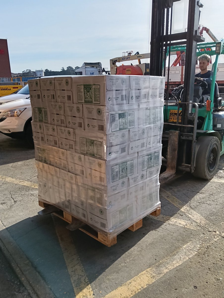 BasqueWater's tweet photo. 💙 Nuestras gotas de agua solidaria recorren el camino más importante: el del amor. 💙
Gracias a La Gota de Leche de Bilbao, cuyo incansable esfuerzo lleva su solidaridad donde más se necesita.  #BasqueWaterTeam #AguaMineralNatural #AguaSolidaria https://t.co/Tfwl8HOxIJ
