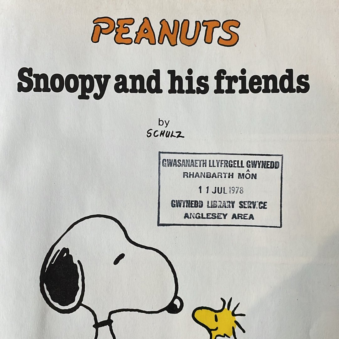 ConwyLibraries's tweet image. Staff at Conwy library were so pleased to see these colourful Peanuts comic books arrive as a request for a reader.💛

They matched a staff member’s watch too.⬇️

Thank you to Anglesey Libraries for sending them over, these copies are 1978 publications and still in circulation.