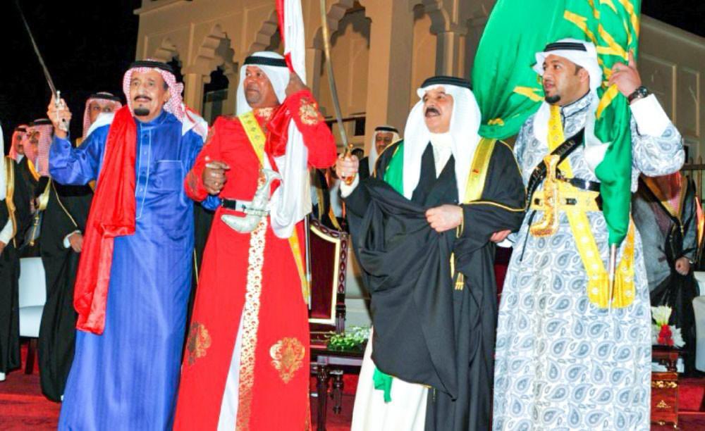 من البحرين إلى السعودية، نحتفي بيوم التأسيس بكل فخر، مسيرة المجد انطلقت قبل 3 قرون، واستمر وهجها حتى اليوم. تاريخكم فخر لنا، وجذورنا واحدة… دام عزكم وازدهاركم

#يوم_التأسيس #السعودية