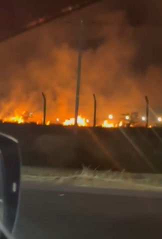 Tuko_co_ke's tweet photo. Part of the Jomo Kenyatta International Airport grassland towards 75 Airport North Road is on fire.

Firefighters are on site. 

#tukonews #JKIA https://t.co/y14OJ2E1N2