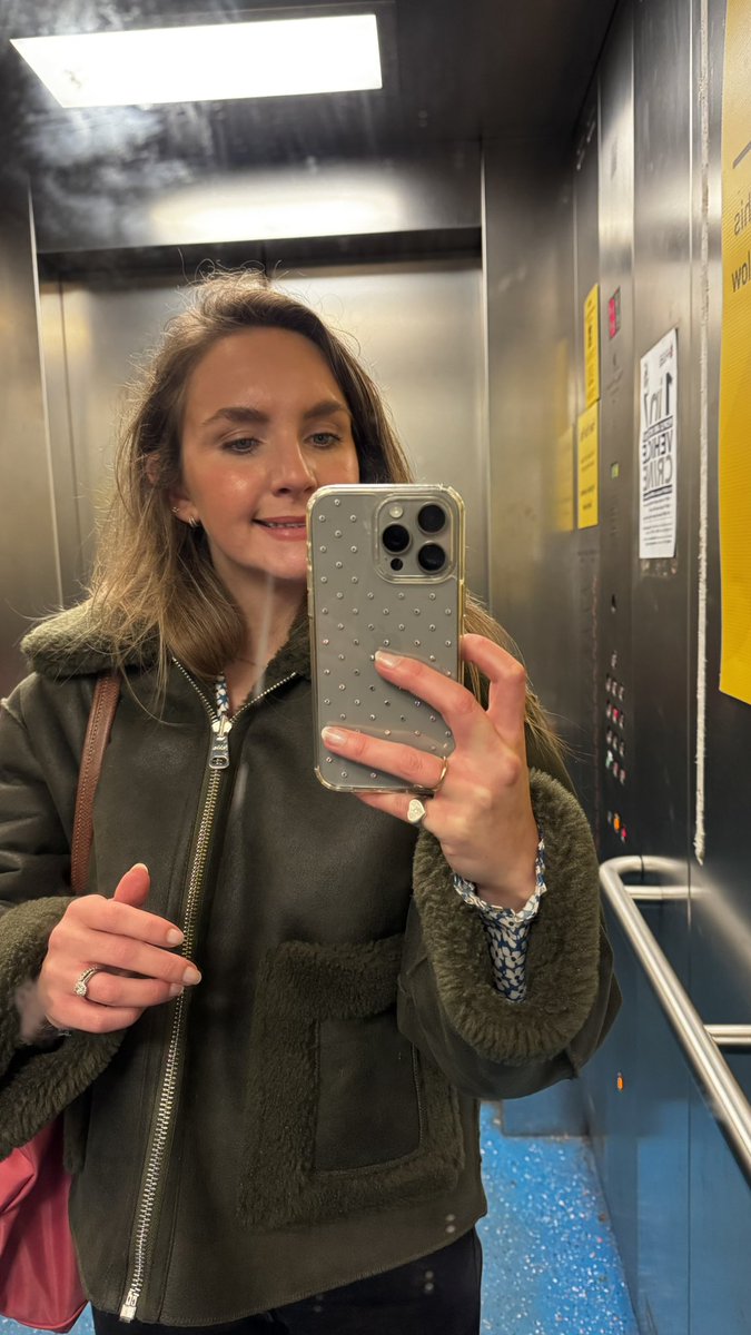 Weather presenter 'risked it' and 'regretted it' ☔️

One day I'll learn. 

Back on <a href="/BBCNWT/">BBC North West</a> with your Friday weather forecast. 

Promise I know what I'm on about.