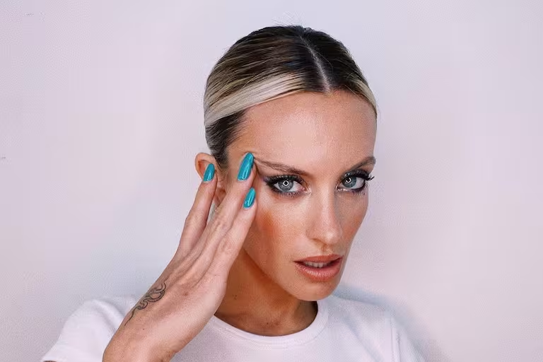 porqueTTarg's tweet image. "China Suárez": 

Porque Melina Lezcano, cantante de Agarponis, la denunció porque adoptó dos perros y nunca supo donde están.

"Todos hablan de quién le metió los cuernos a quién, pero a mí me preocupa la cantidad de animales que ha comprado esta gente y que después dejan de…