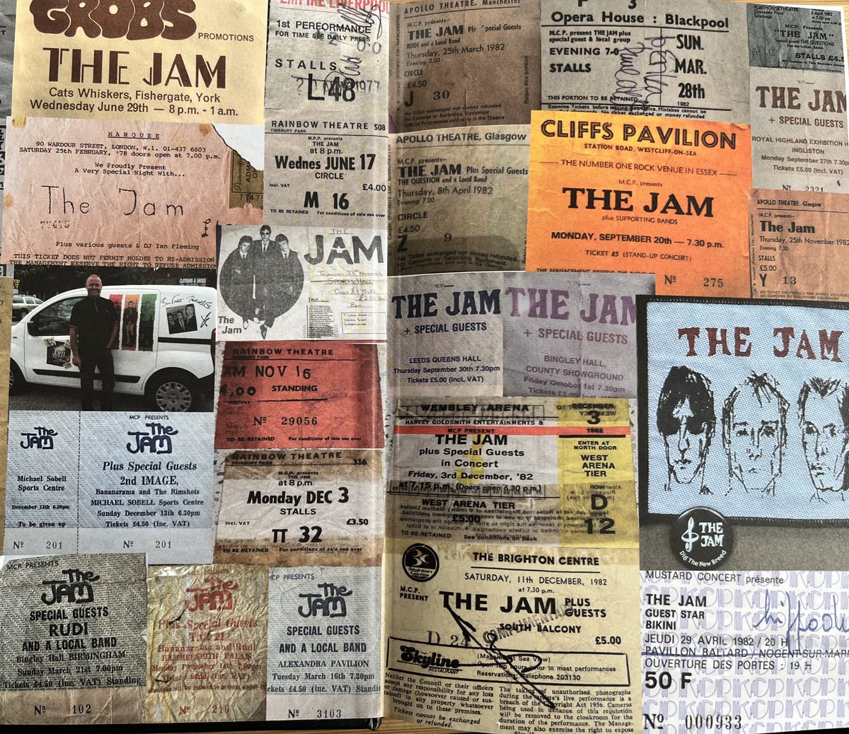 The Jam (@longlivethejam) on Twitter photo A good end to a desperately sad week, this arrived today available from spenwoodbooks.com/product/solid-…
Looks a cracking read at 400 pages <a href="/writewyattuk/">Malcolm Wyatt</a> and ahem has a humble entry or 2 by yours truly. Didn’t we have a nice time?! 😎#TheJam A good end to a desperately sad week, this arrived today available from spenwoodbooks.com/product/solid-…
Looks a cracking read at 400 pages <a href="/writewyattuk/">Malcolm Wyatt</a> and ahem has a humble entry or 2 by yours truly. Didn’t we have a nice time?! 😎#TheJam