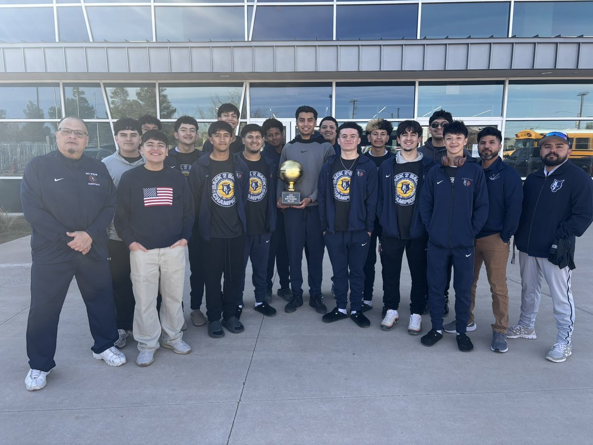 Your lobos are off to Seminole high to compete against Pampa in some Area Basketball 🐺🏀 #WeAreFamily