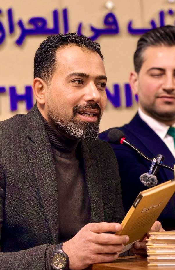 نظرت إلى أعلى مثل طير في قفص
لكن الأعلى كان أشد رعباً من الجوانب
لا باب، لا نافذة، لا أرض تهوي إليها بعد خيبة التعب.

#علي_الحمزة