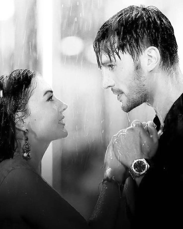 النفسية محتاجة موعد غرامي في المطر ده  ♥️
اااه والنحمه 🐜🚶‍♂️