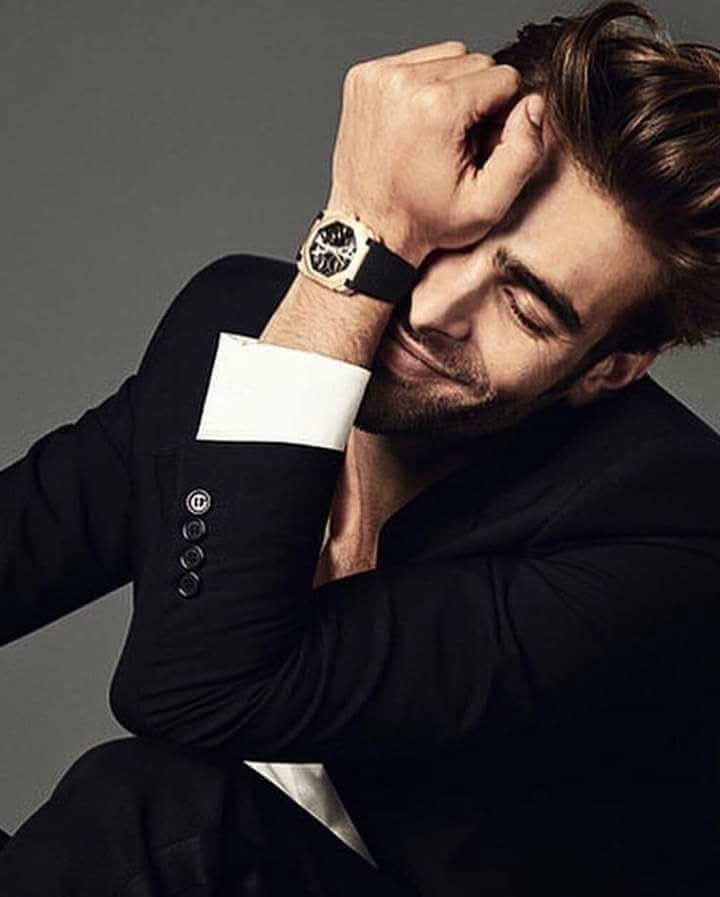 اوقات يجيلك الاهتمام من طوب الارض
إلا الطوبه اللى انت مستنيها🤷‍♀️🫤
ورايا يا نملتي 🐜🚶‍♂️