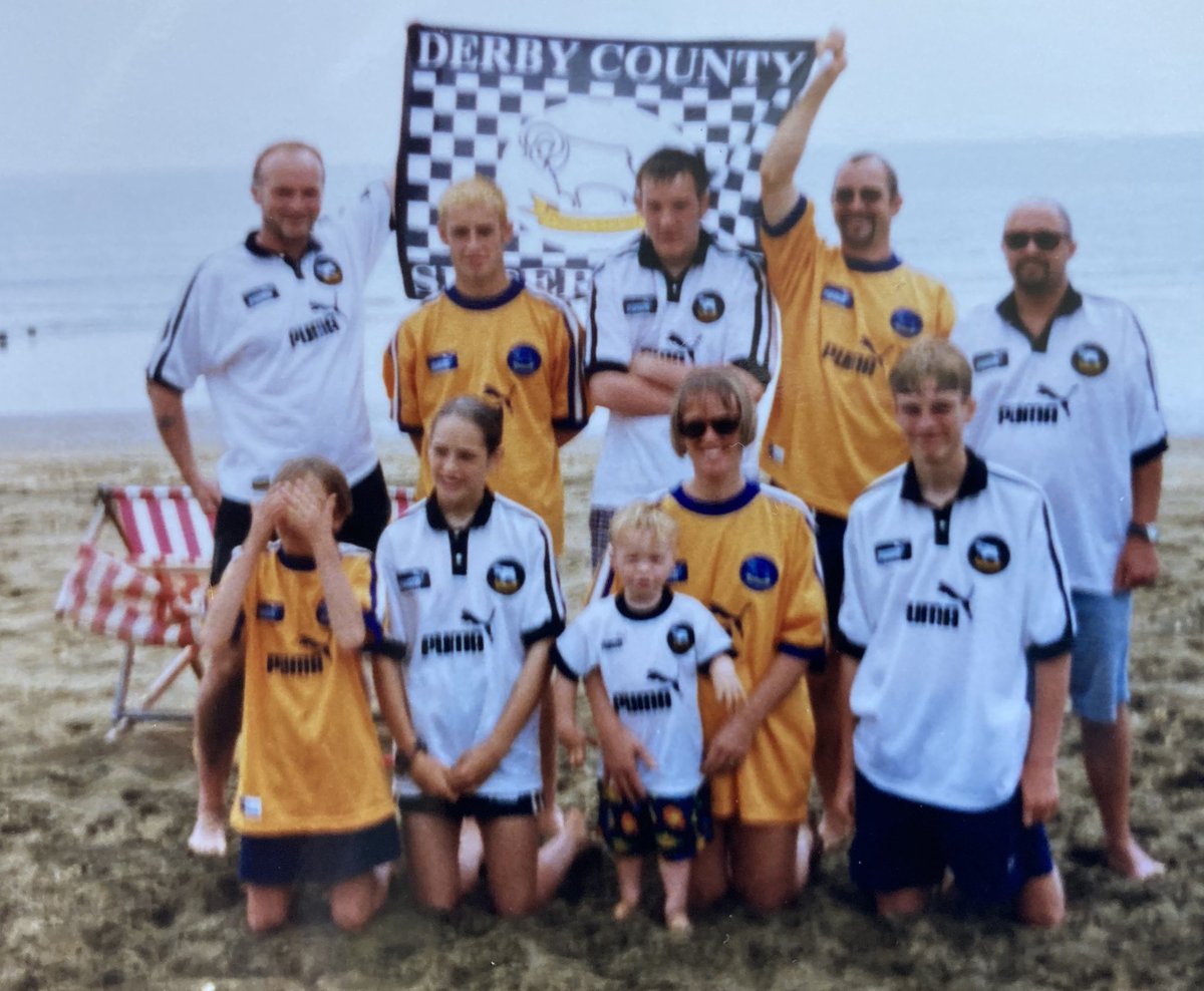 COOKIERAM's tweet photo. @dcfcofficial #DCFCmatchday https://t.co/MXrhAAAVJw