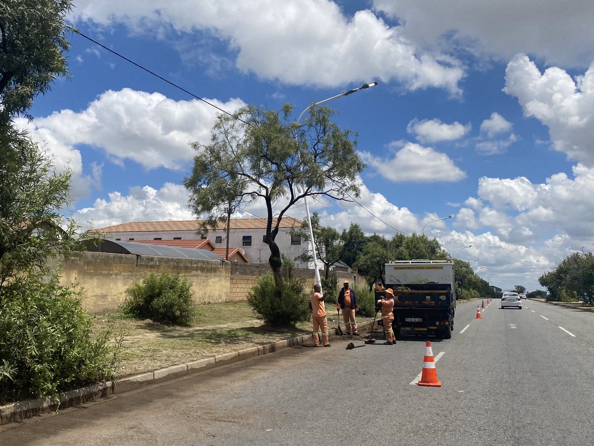 So what I’ve learnt watching the Nasrec and G20 clean-up this week is it can be done when there is political will. Equipment, machinery, people, paint, energy all there. As the city’s people, we must make sure it’s always there - not accept Joburg’s inevitable collapse.