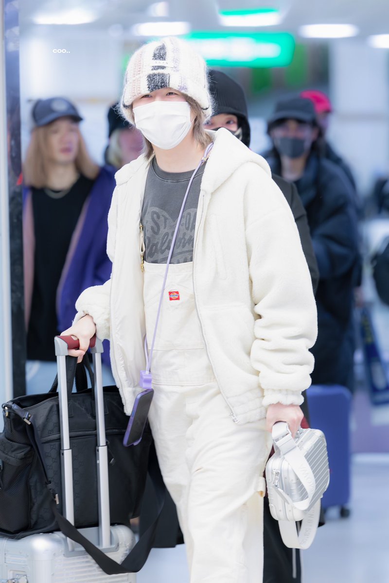 涼ちゃんがスマホケースに ビーサイドのステッカー入れてる🥰 #ミセス