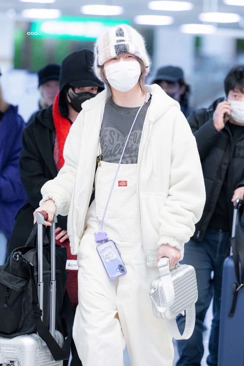 涼ちゃんがスマホケースに ビーサイドのステッカー入れてる🥰 #ミセス