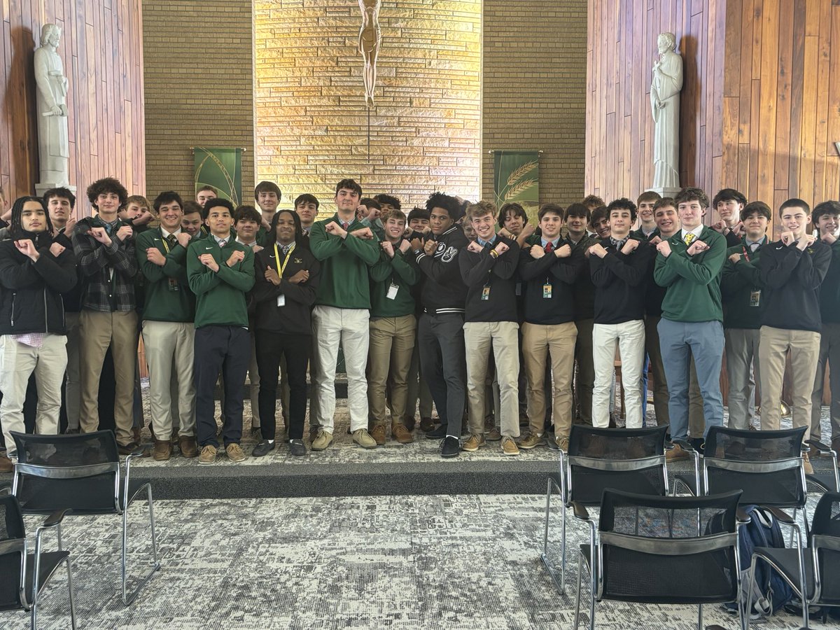 stxtigers_TFC's tweet photo. St. X wants to give a big THANK YOU to @graham1330 for being our Tigers for Christ speaker. Graham emphasized the importance of developing good habits and doing the little things. He also encouraged us to find a like-minded community of faith that will help us grow and develop. https://t.co/PvD5y1ytGa