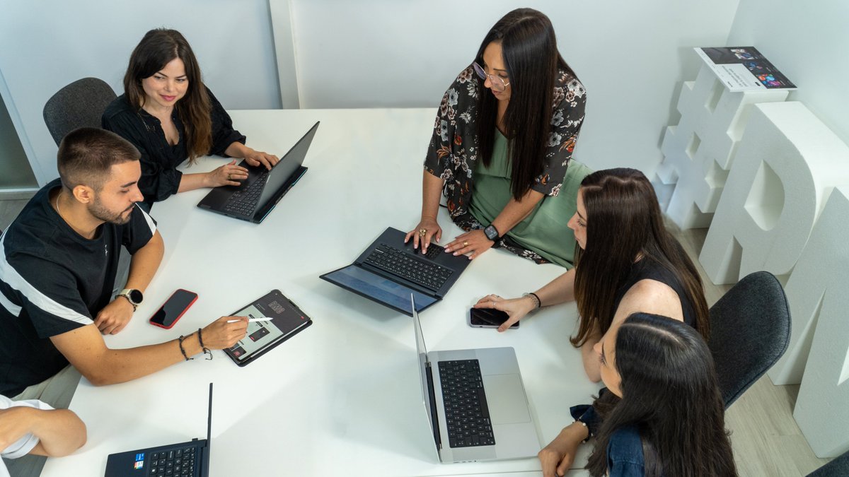 Estamos muy calladitos, y eso solo puede significar una cosa…

Muy pronto tendréis noticias de #RMC25, y os van a ENCANTAR. 🫣

⏳ Mientras tanto, os recordamos que este domingo 23 de febrero es el ÚLTIMO DÍA para conseguir vuestras entradas al precio actual.

A las 23:59h se