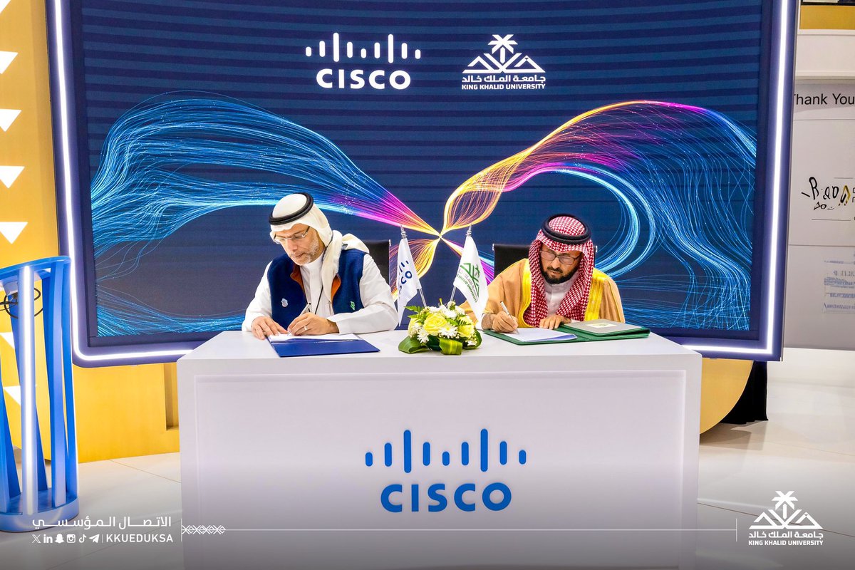 kkueduEn's tweet photo. #King_Khalid_University signed a Memorandum of Understanding with Cisco to enhance cooperation in the field of digital infrastructure. The agreement aims to launch a Cisco Academy at the university to provide smart city training and enhance students’ digital skills. https://t.co/Rj7H5StAO7