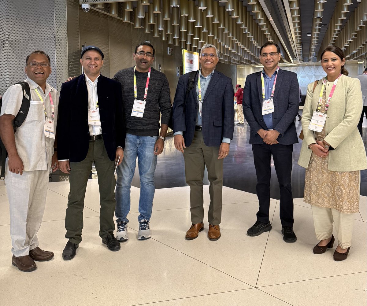 pkguru10's tweet photo. It’s an absolute pleasure to meet few of the finest people who have shaped my journey,including juniors &amp; mentors, at the recently concluded #WCN2025. Inspiring Stalwarts of Global Nephrology Community! 

#WCN2025 #Academics #Inspiration #Collaboration #Selfie #Randompictures https://t.co/KAfacHBwd4
