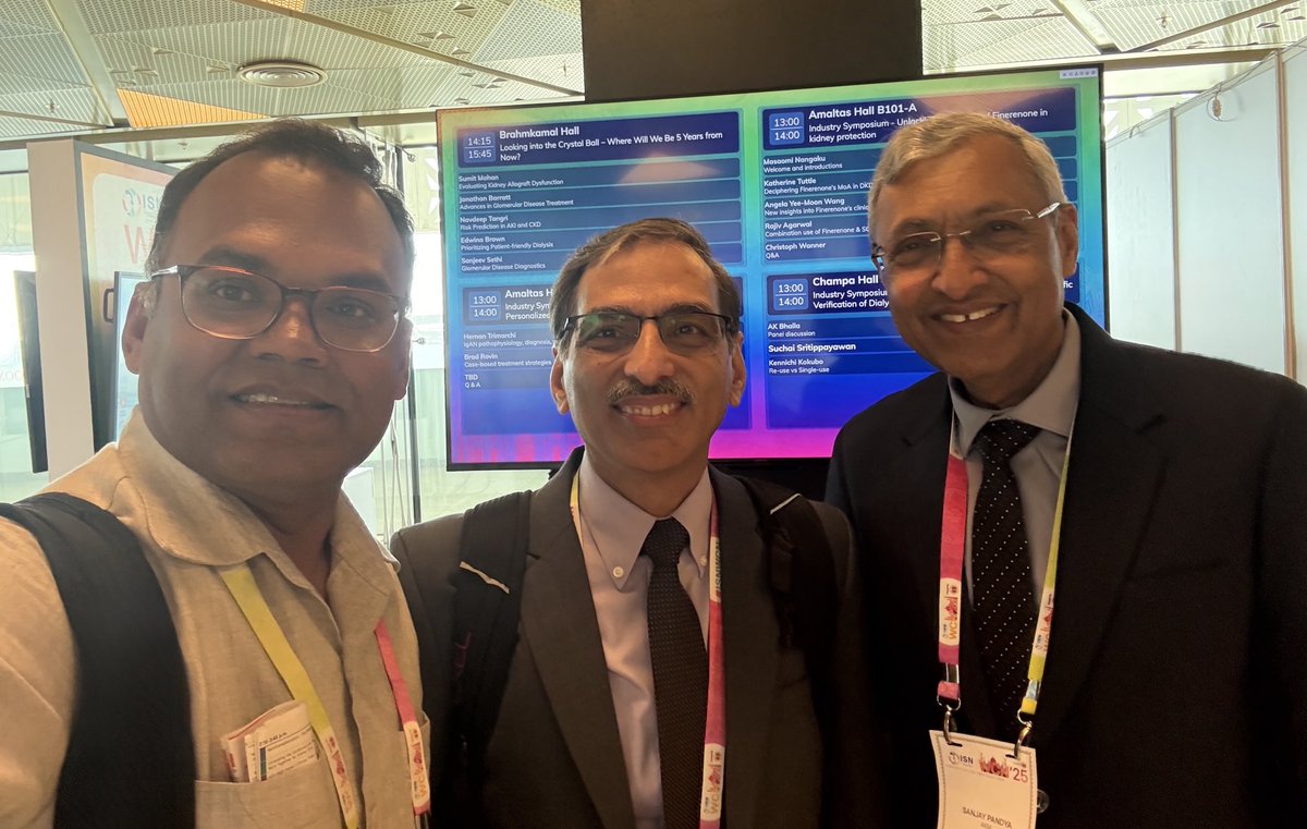 pkguru10's tweet photo. It’s an absolute pleasure to meet few of the finest people who have shaped my journey,including juniors &amp; mentors, at the recently concluded #WCN2025. Inspiring Stalwarts of Global Nephrology Community! 

#WCN2025 #Academics #Inspiration #Collaboration #Selfie #Randompictures https://t.co/KAfacHBwd4
