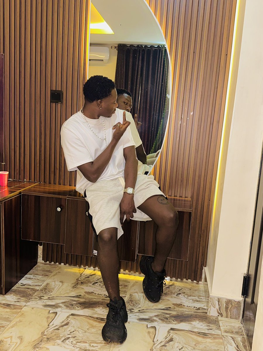 _wiselic_'s tweet image. Fuck🖕🏼all this haters, they just want to see me cry!
But I Promise Amma come for u all!!🖤🪖👹👿

#new #world #star #miss #you #father 💔❤️‍🩹