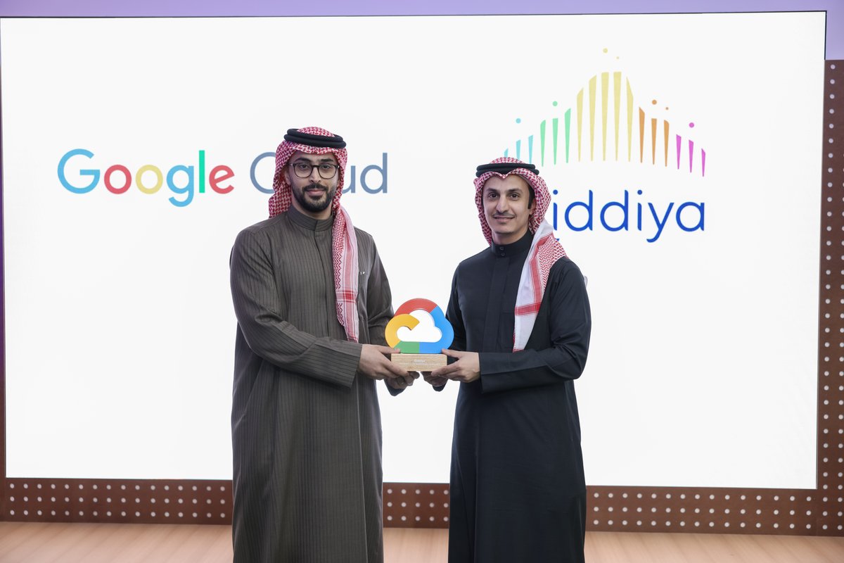 GoogleCloud_ME's tweet image. القدية تبني المستقبل مع جوجل كلاود 
يسعدنا الإعلان عن فوز @Qiddiya بجائزة تحول البنية التحتية لعام 2024 في المملكة العربية السعودية🏆 حيث تستفيد من منظومة جوجل كلاود الكاملة من الخوادم الافتراضية إلى الذكاء الاصطناعي لتحويل رؤيتها إلى واقع🎉
 #GoogleCloudSaudi