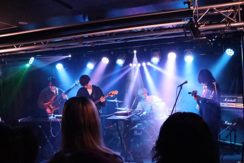 〜本日のライブの様子をお届け〜
立命館大学BRISE MUSICさんと合同ライブを行いました！
京都工芸繊維大学からは、
「君島大空合唱形態」「Mark Lettieri」が出演しました。
とても素敵な演奏会でした！ありがとうございました😊
#春から工繊
#京都工芸繊維大学
#春から工繊大
#軽音学部