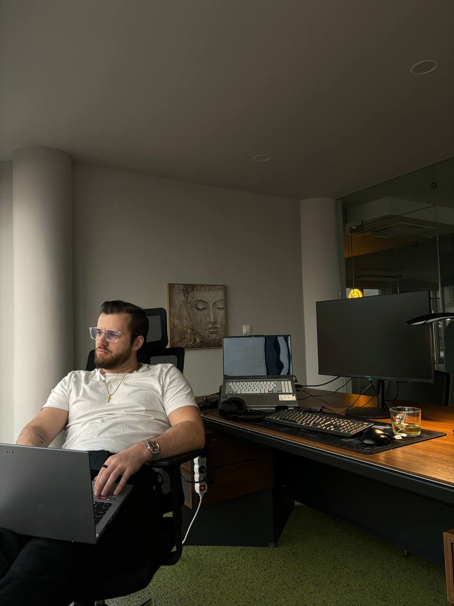 Axel Gaubert tweet media