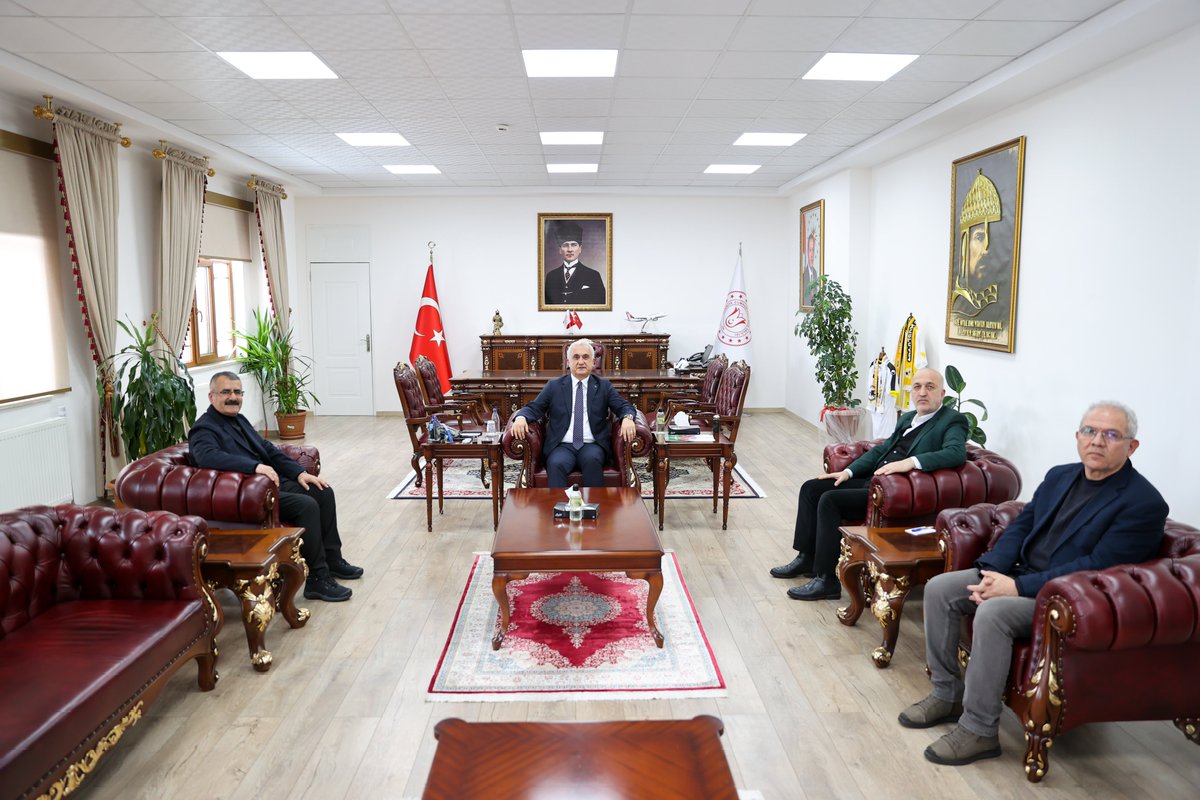 T.C. Muş Valiliği (@tcmusvaliligi) on Twitter photo Muş Tanıtım Platformu Başkanı Fırat Aykan, beraberindeki Yönetim Kurulu ile birlikte,
Valimiz Sayın <a href="/Valiavnicakir/">Avni Çakır</a>'ı ziyaret etti.#Muş
📍Muş Valiliği Muş Tanıtım Platformu Başkanı Fırat Aykan, beraberindeki Yönetim Kurulu ile birlikte,
Valimiz Sayın <a href="/Valiavnicakir/">Avni Çakır</a>'ı ziyaret etti.#Muş
📍Muş Valiliği