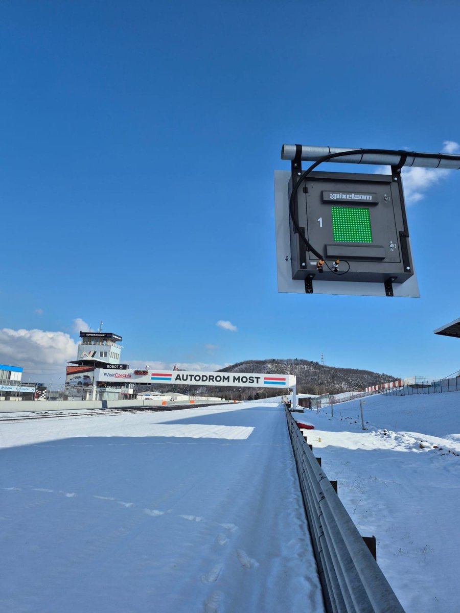 Pixel_Com_'s tweet image. 🇨🇿 🏁This week we are in Autodrom Most doing an upgrade of our light signalling systems. Our systems are permanently installed there and are prepared to withstand extreme temperatures! 🥶
#pixelcom #autodrommostcz #motorsport #FIA #signalingsystems