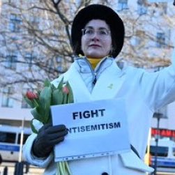PreislerKa's tweet photo. Kampf gegen #Antisemitismus ist nicht vergnügungssteuerpflichtig. 
Bei #b2202 bedeutet das für mich:
👉🏼Rechtsextremisten marschieren. Judenhass gehört bei denen dazu.
👉🏼Linksextremisten unterwandern Gegendemos. #Judenhass gehört zu oft dazu.
👉🏼pro 🇵🇸Akteure versammeln sich
👉🏼Reichsbürger verbreiten antisemitischen Mist.
Ich werde aus #Berlin berichten.