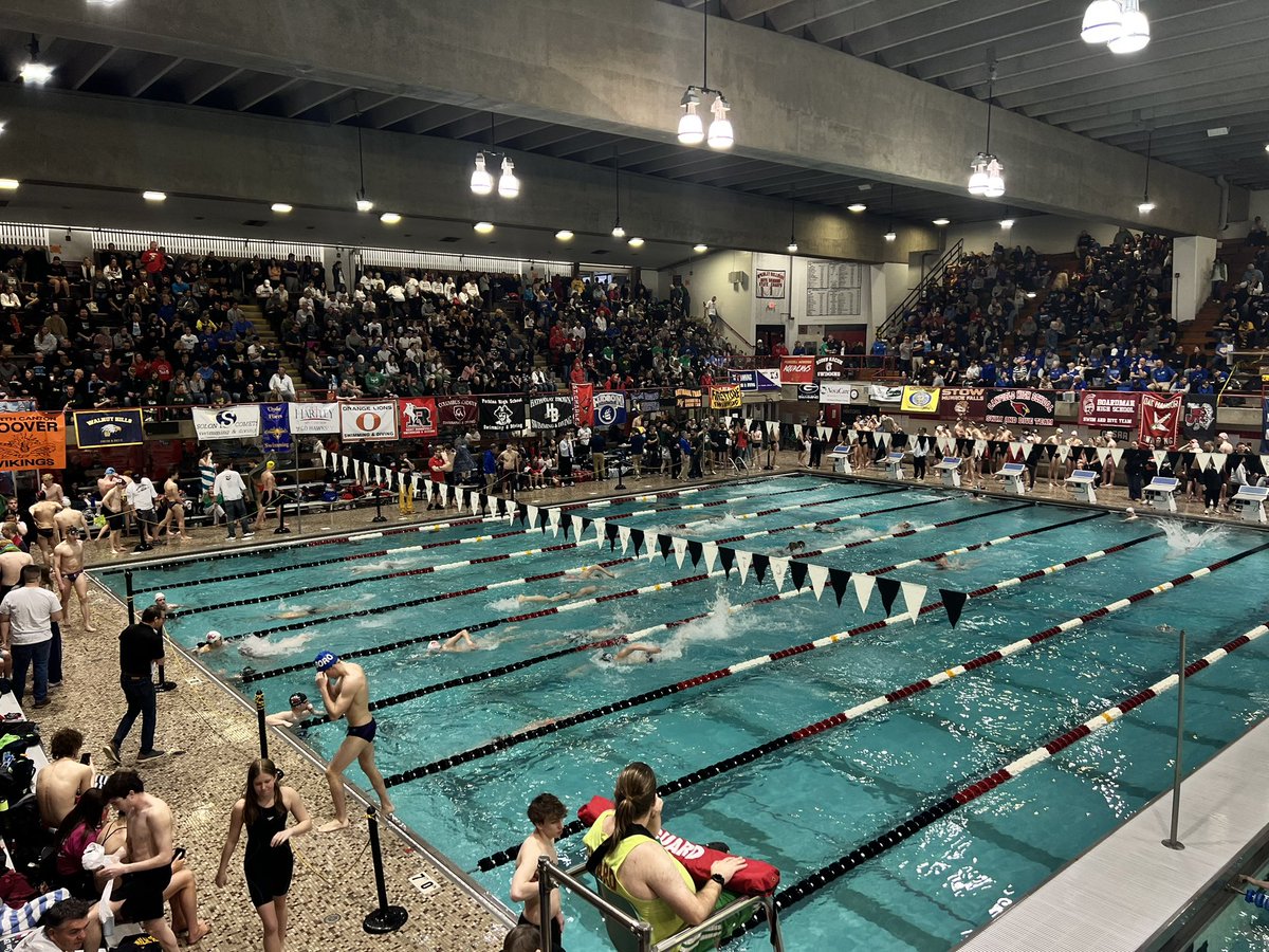 OHSAASports's tweet image. 🏊‍♂️#OHSAA SWIMMING AND DIVING: Good morning and welcome back to the C.T. Branin Natatorium for our second day of swimming. Division I preliminaries start at 9 and the Division II finals will begin at 5.

▶️Keep up with state tournament information at ohsaa.org
