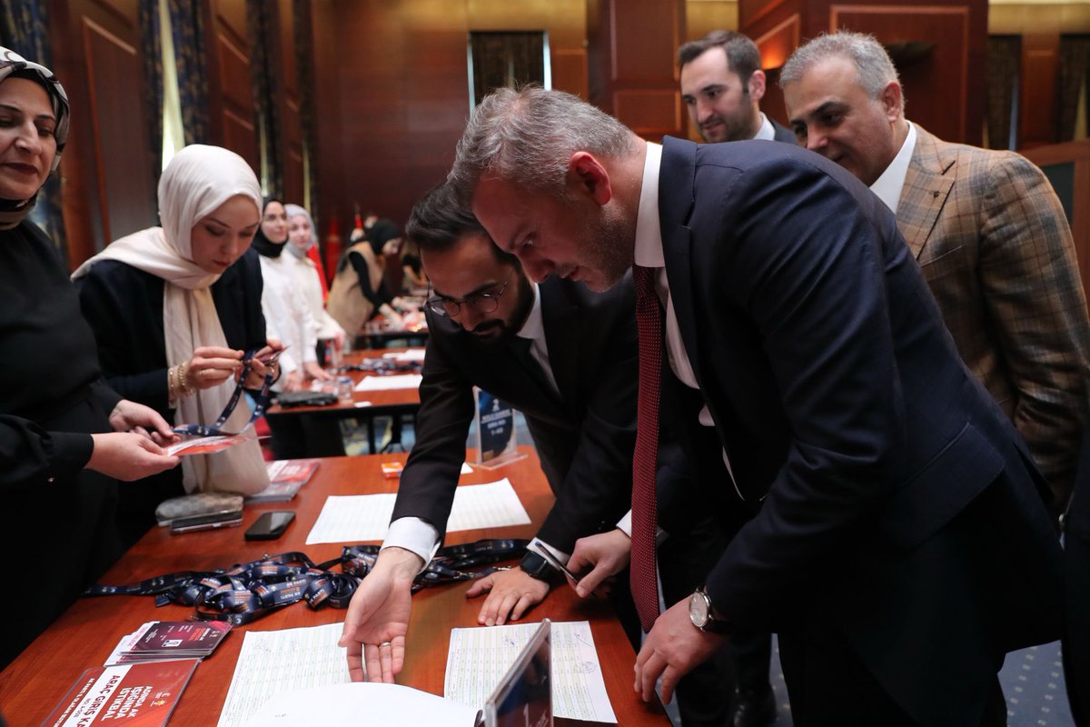 erkankandemir's tweet photo. 8. Olağan Büyük Kongremiz için delege kartımızı aldık. Kongremizin şimdiden partimize, ülkemize ve milletimize hayırlı olmasını diliyorum. https://t.co/PkT4hhuMtr
