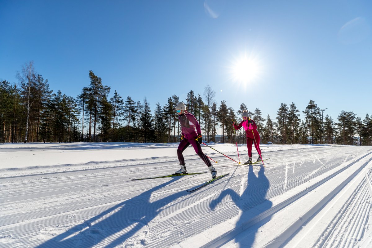 Jihuu, tänään vietetään Kansallista Hiihtopäivää – siispä kaverit matkaan ja ladulle mars! ❄️💙

Kansallista Hiihtopäivää vietetään hiihtoretkillä, koko perheen ulkoilupäivissä, talvisissa kahviloissa ja hiihtokouluissa. 
🔗 suomenlatu.fi/kansallinen-hi…

Nähdään suksilla!

#hiihto